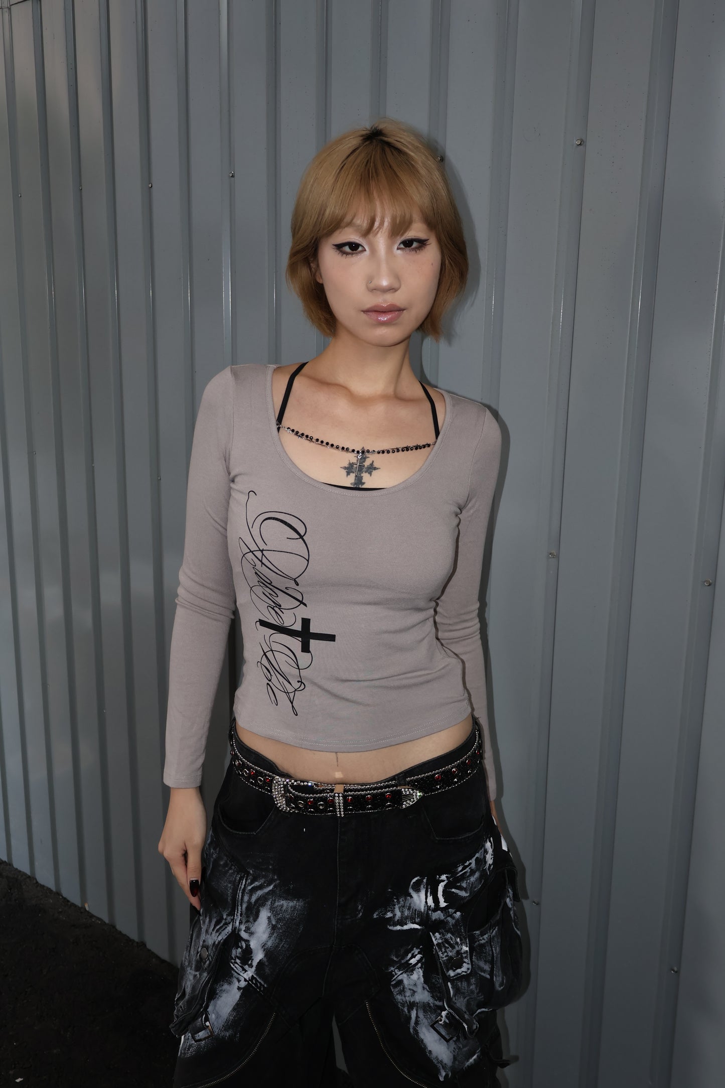 25-916 Cross Line Top A422