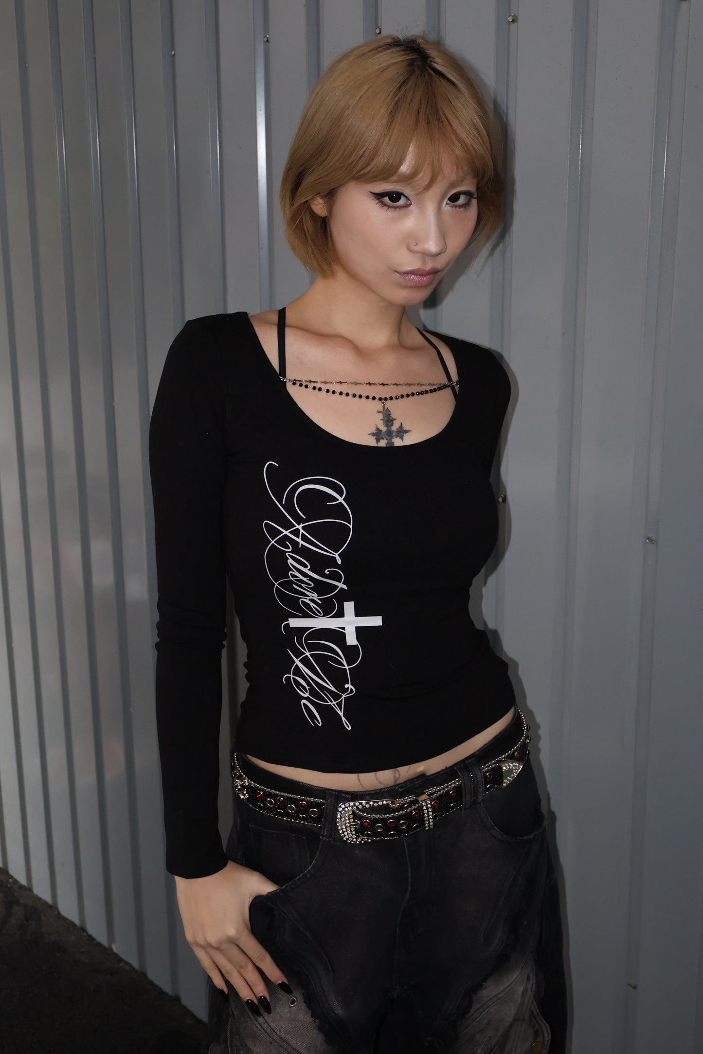 25-916 Cross Line Top A422