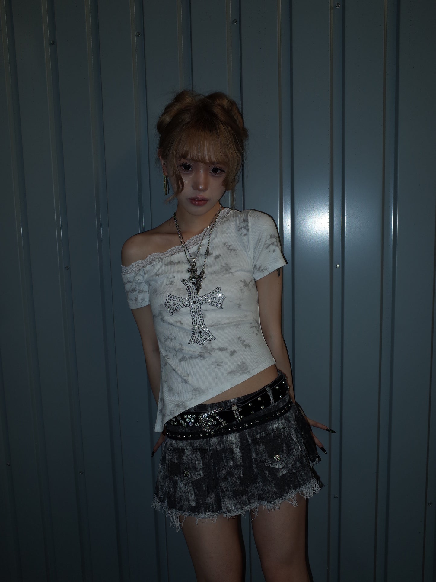 Stud Cross Asym Top  A558