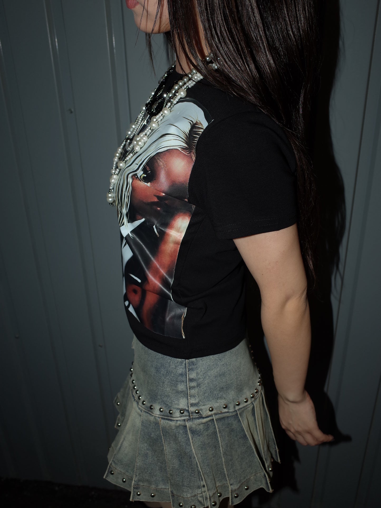 Gal Graphic Tee  A560