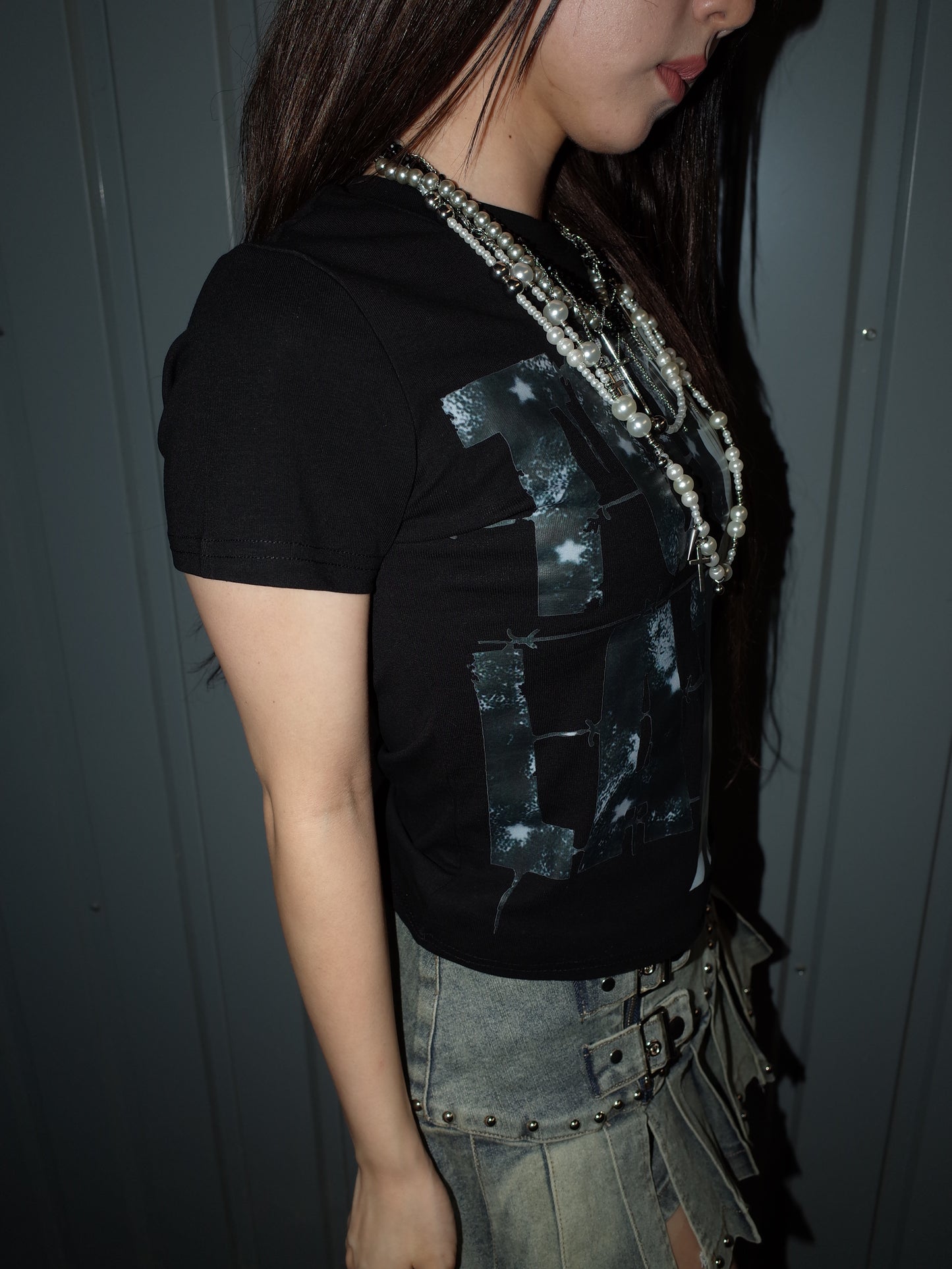 Gal Graphic Tee  A560