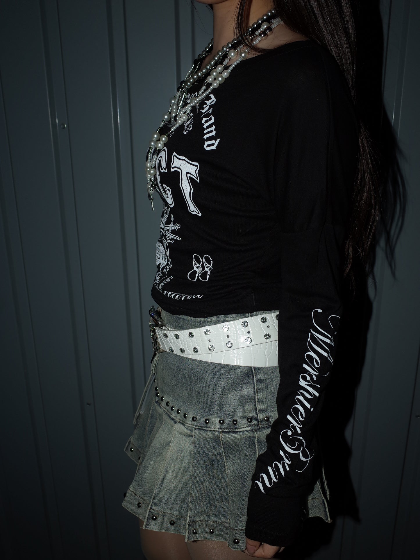 Cut Shoulder Graphic Long Sleeve  A565