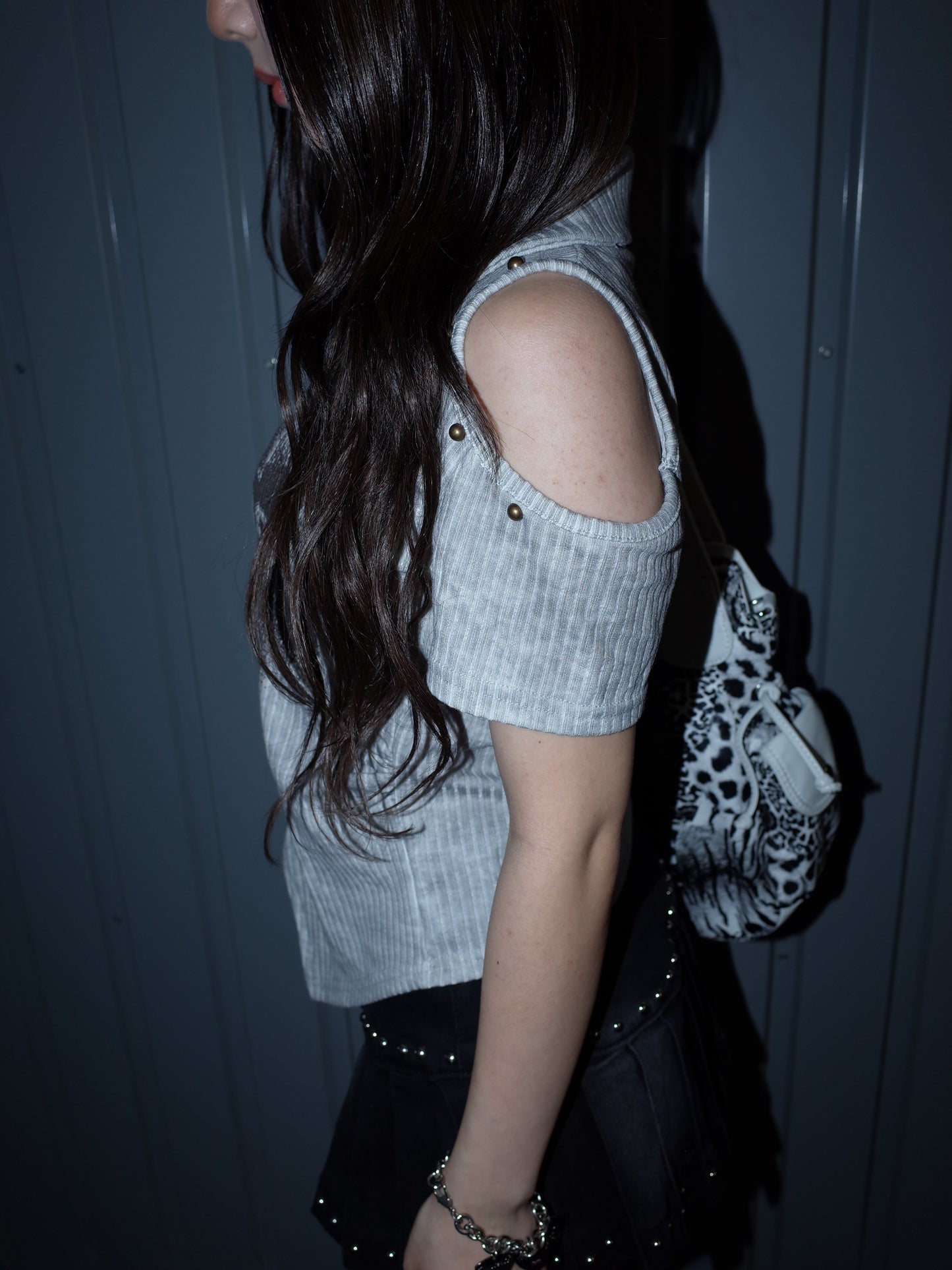 Cut Shoulder Zip Top A541